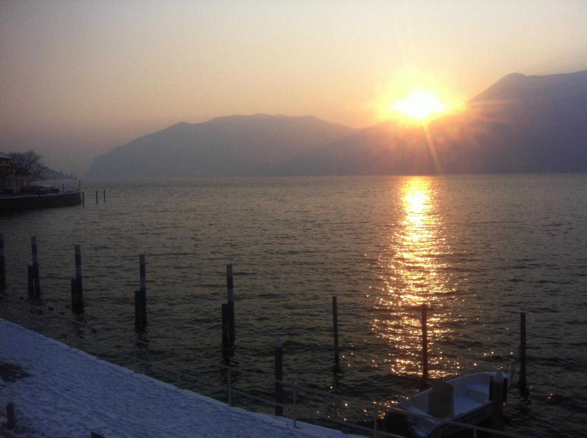 In Riva Al Lago Di Iseo Dependance Primo Piano Marone Exterior photo